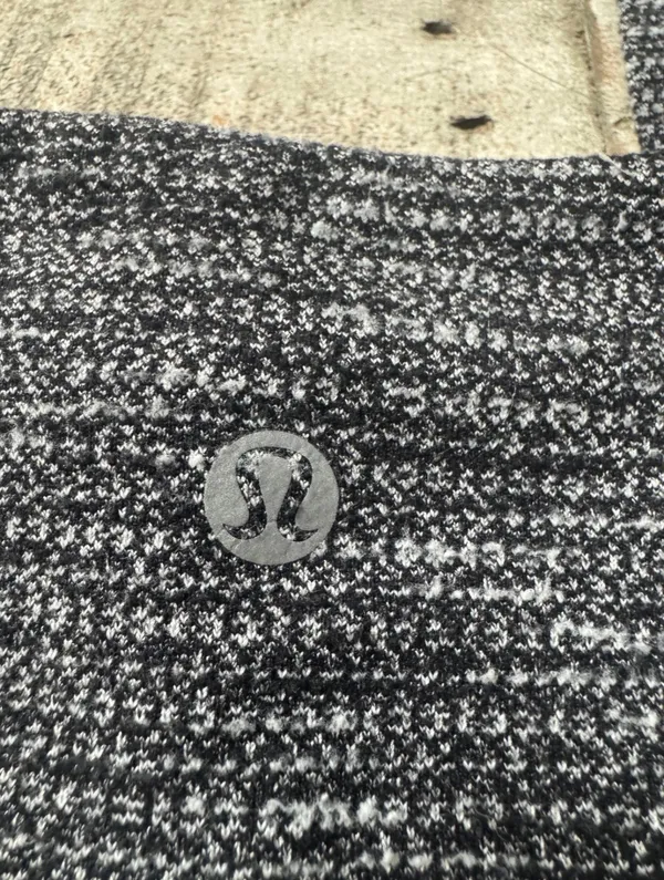 Lululemon Size 2 Gray Black Legging SOFT - Image 4