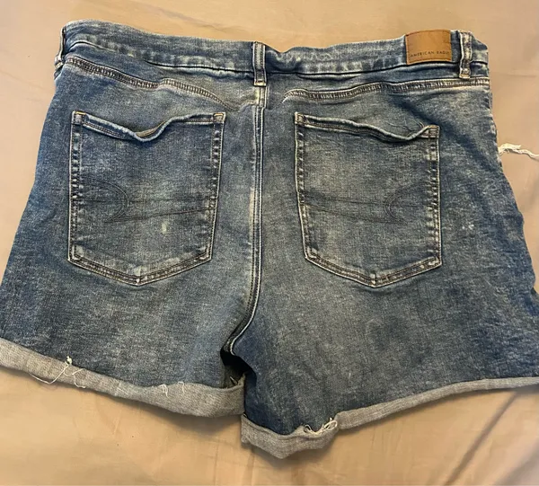 American Eagle Shorts Curvy High-Rise Shortie - Image 2