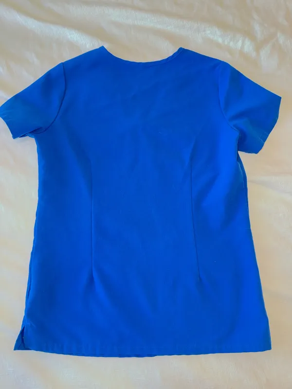 Casma FIGS Three-Pocket Top - Image 3