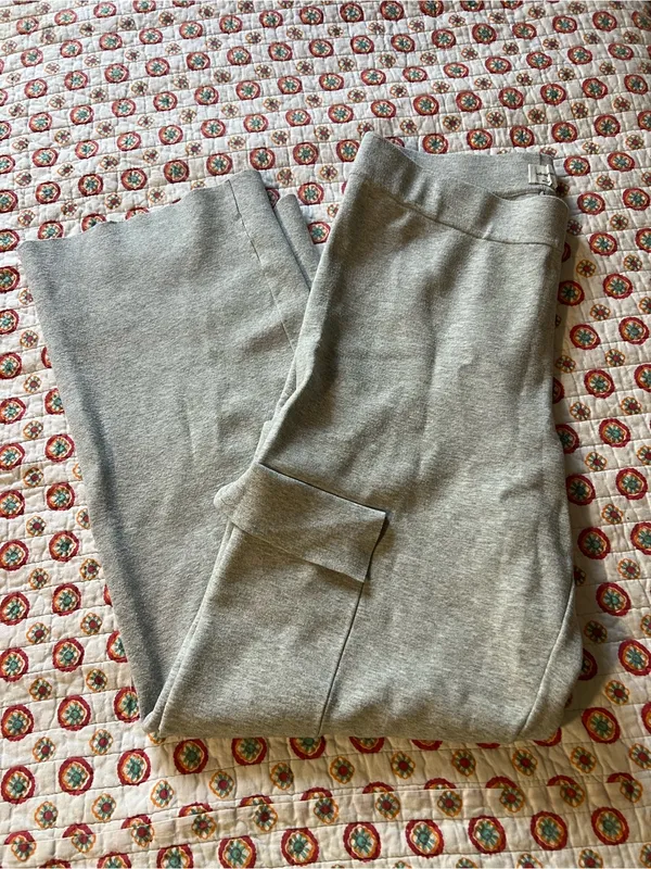 EUC Wilfred Free Gray Cargo Sweatpants size large - Image 2
