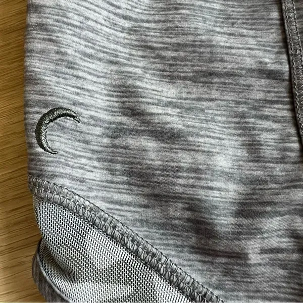 ZYIA Gray Camo Mesh Hidden Zipper Shorts Size Small - Image 11