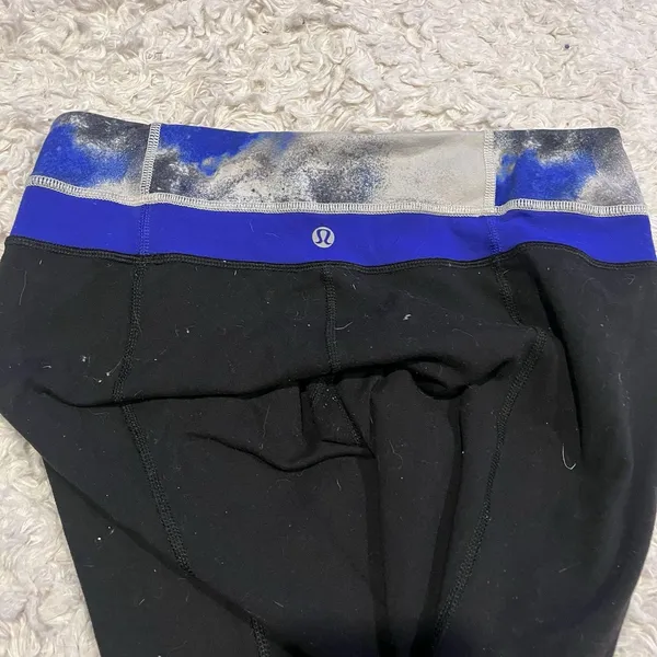 Lululemon Women’s Black Yoga Athletic Leggings Pants Size 6 Blue Waisted Flare - Image 2
