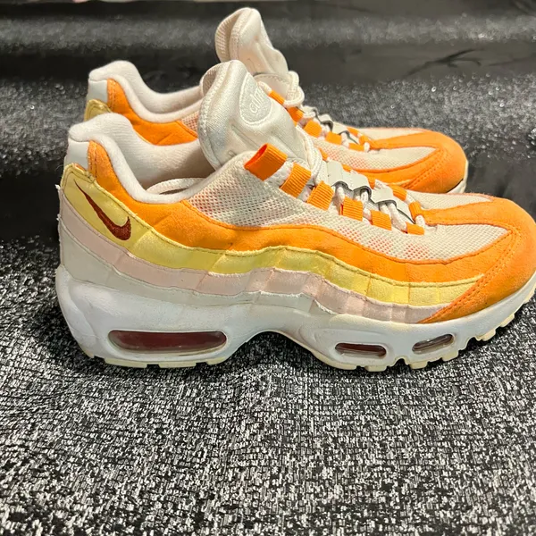Womens 6.5 Nike Air Max 95 Forward Orange/White/Yellow Gradient Sneakers - Image 2