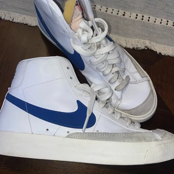Woman’s size 8.5 Nike high top blazers - Image 3
