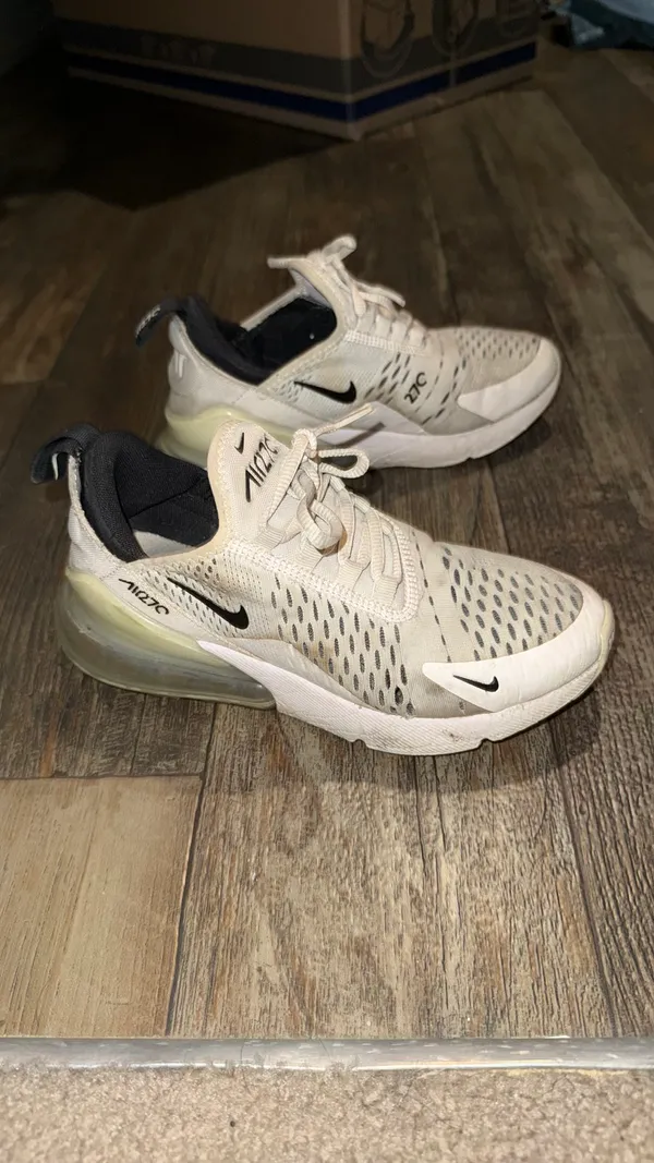 270 Nike Air Max Shoes - Image 3