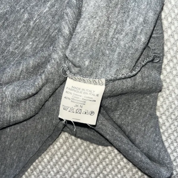 Brandy Melville Grey New York Embroidered Crop Top Tee Shirt Raw Hem OS - Image 5
