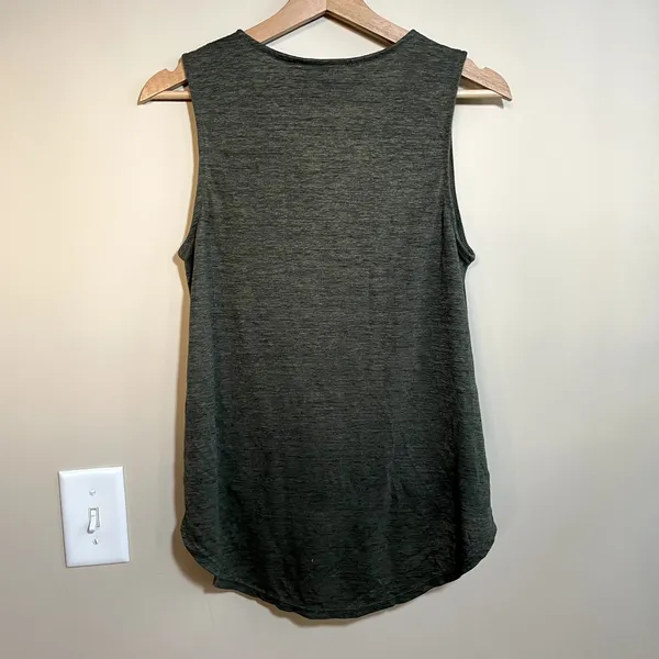 Universal Thread forest green short sleeved mock wraparound tank top women's M‎ - Image 6