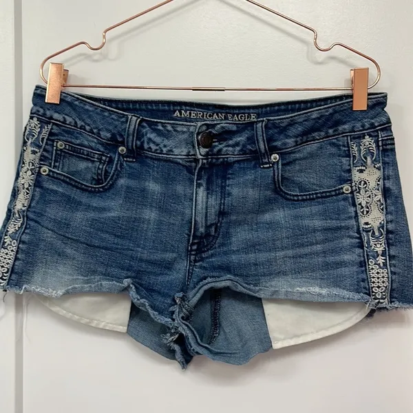 AMERICAN EAGLE OUTFITTERS SHORTIE HEAN SHORTS size 14 - Image 2