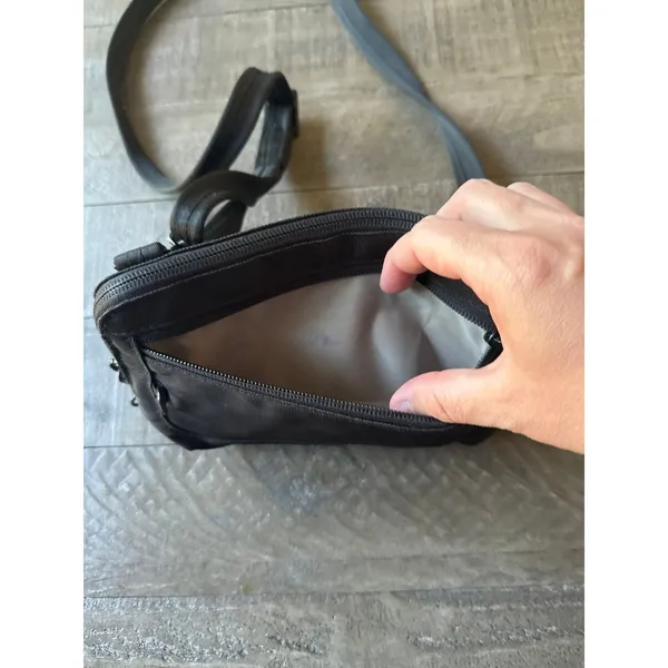 Anti-Theft Tailored Convertible‎ Crossbody Clutch 9" x 5.25" x 2" - Image 5