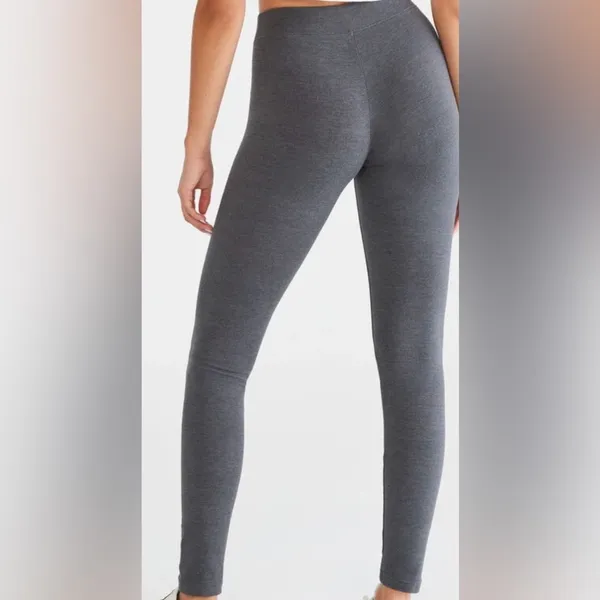 Woman’s Aeropostale Gray High-Rise Perfect Leggings soft, stretchy fabric - Image 2