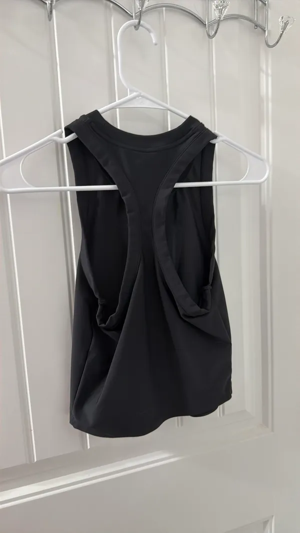 Old Navy Active Tank - Image 2