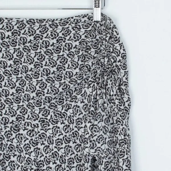 ALC Frank Womens Farrow Silk Floral Flounce Skirt Size 2 Black‎ White Feminine Fairy - Image 4