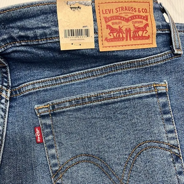 Levi's Wedgie Straight Stretch Denim Jeans 32 x 28 High Rise Cropped Distressed - Image 4