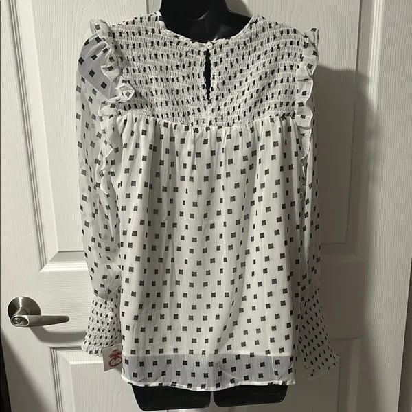 White Puff Sleeve Blouse with Peter Pan Collar - Image 3