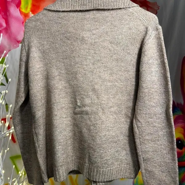 S66. Rain + Rose grey cardigan with pockets and buttons - Image 4