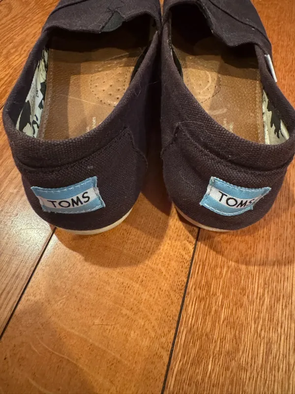 TOMS Classic Black Canvas Slip‑On Shoes Women’s 8 Comfort Casual Everyday - Image 2