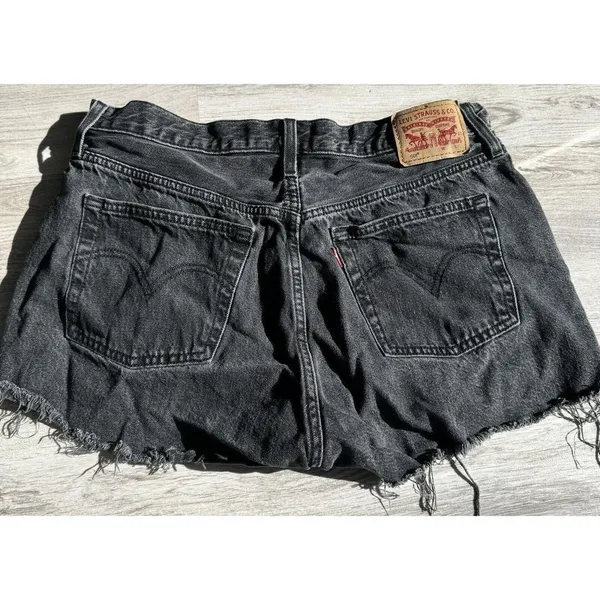 Levis 501 Black‎ Cutoff Shorts Pre OwnedJunior Size 32 - Image 2