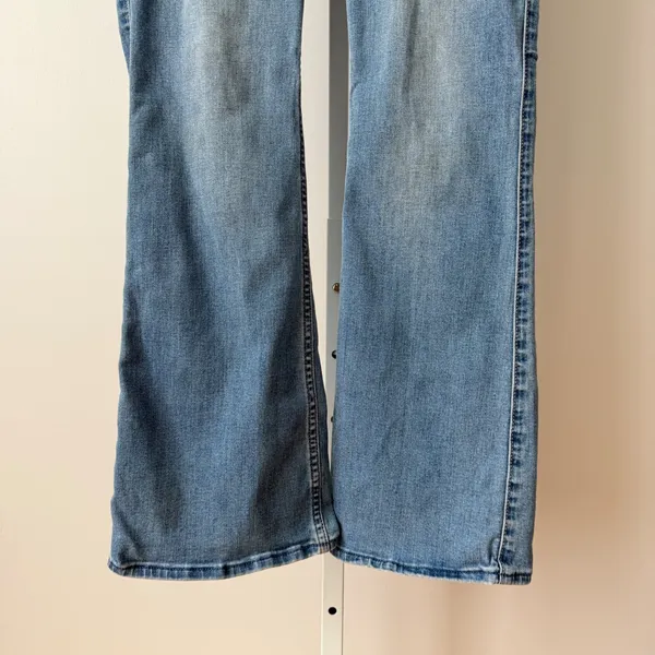 Hollister Low Rise Boot Jeans Light Wash‎ Women Size 4R 27R Classic Stretch - Image 3