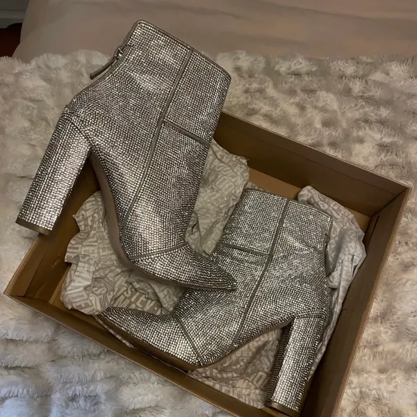 Steve Madden Silver Rhinestone Sparkle Bling Nola Bootie Heels Boots - Image 7