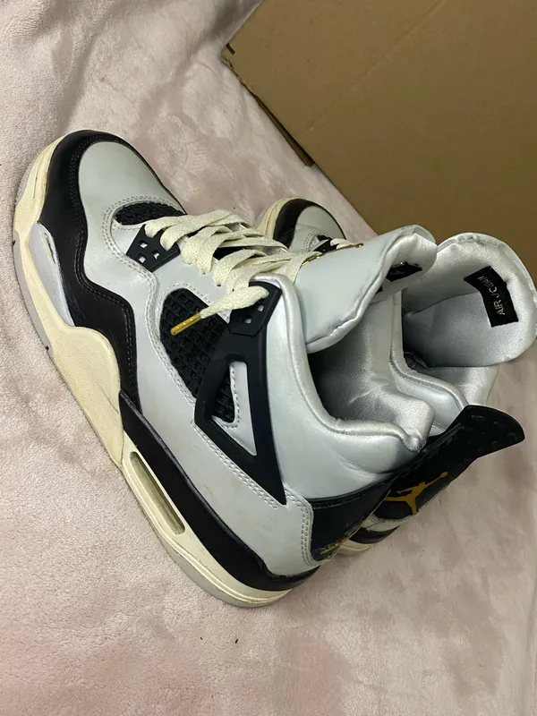 Nike AIR JORDAN 4 Retro (GS) Pure Platinum Gold (FZ8585 070) Boys Size 6.5Y - Image 4