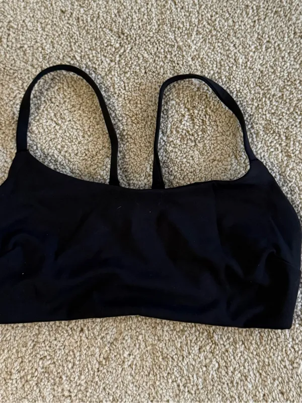 Lululemon Wunder Train Strappy Racer Sports Bra Black Everlux C/D Size 4 - Image 6