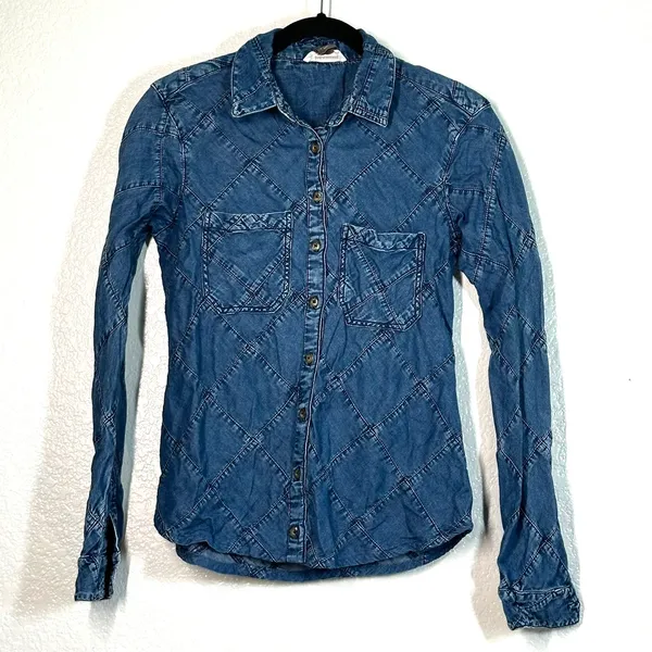 XS Shirt Top Pilcro by Anthropologie Quilted Patchwork Denim Button down jean - Image 2