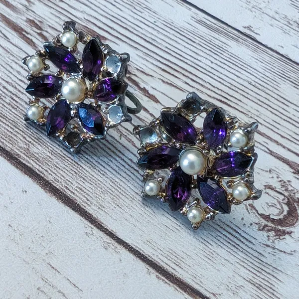 Vintage Screw On Earrings - Purple Gems and Faux Pearls - Poor Condition - Image 2