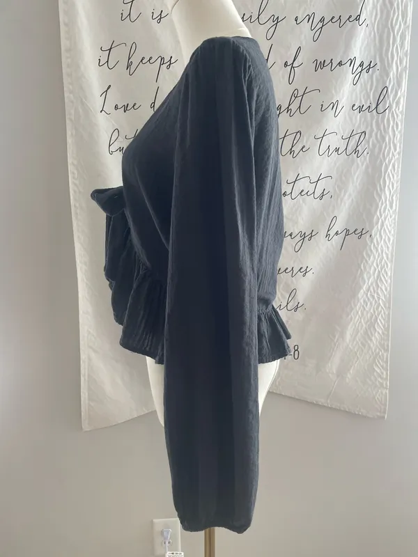 American Eagle Long Sleeve Tie-Front Blouse Size M - Image 2