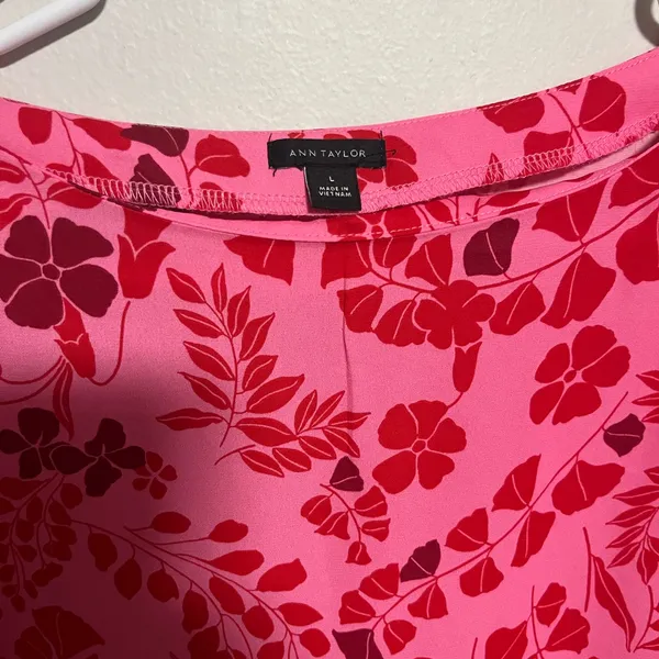 Ann Taylor Pink and Red Patterned Blouse - Image 2