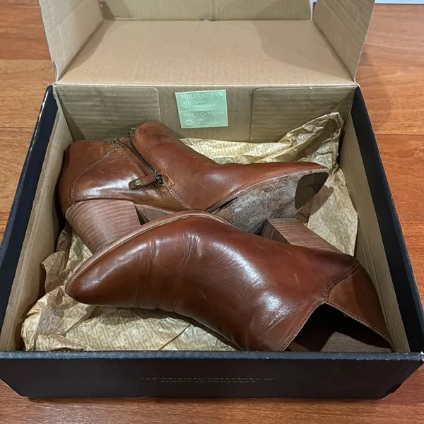 Frye Women's Reed Shootie Ankle Boot‎ Caramel size 9 - Image 11