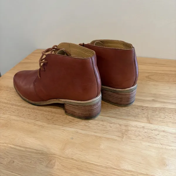 Clarks Originals‎ 8M Heel Desert Booties Brown Leather Lace Up Academia Quality - Image 2