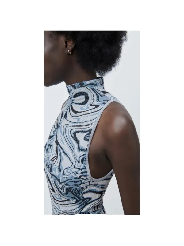 ZARA Marble-Print Sleeveless Midi Dress in Blue and White - Image 4