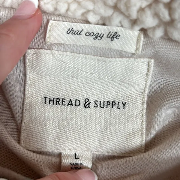 Thread and Supply Elm Pullover, Olive and Cream Fleece, Size Large - Image 3