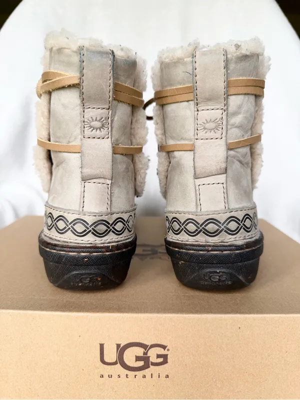 UGG Australia Cove Fieldstone Suede Sheepskin Boots 5136 Womens 8 With Box - Image 3