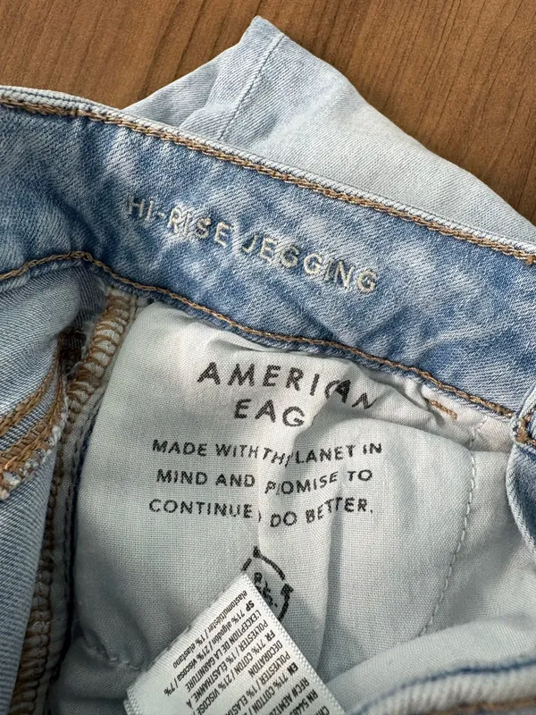American Eagle Jeans - Image 5