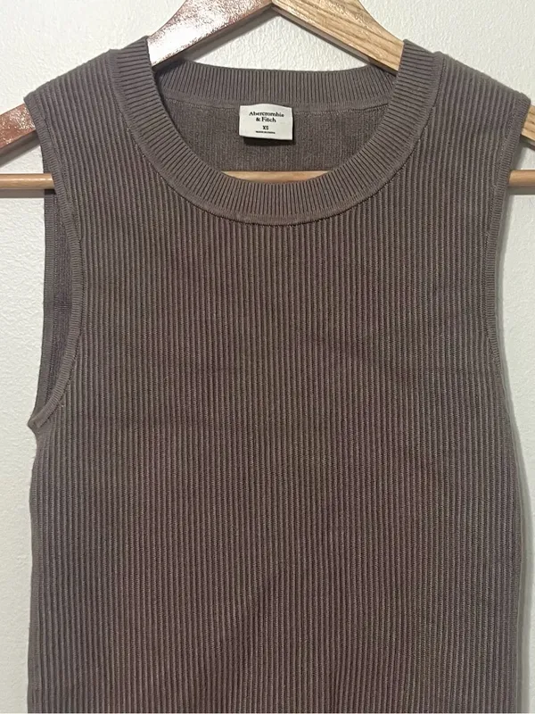 Abercrombie & Fitch Ribbed Sweater Tank Top Size XS Knit Brown Taupe Fall winter - Image 4