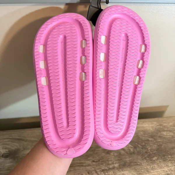 NEW Sanrio Hello Kitty Pastel Pink Slide Sandals Women’s Size 9 - Image 5