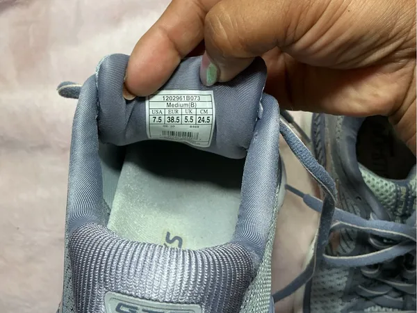 Brooks Women's Light Blue Gray Running Shoes b101 - Image 9