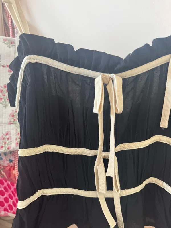 NWT Black and White Boutique Top Size XS - Image 2