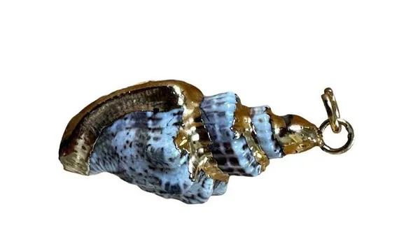 Vintage Gilded Conch Shell Pendant Beachy Boho Glam Gold - Image 2