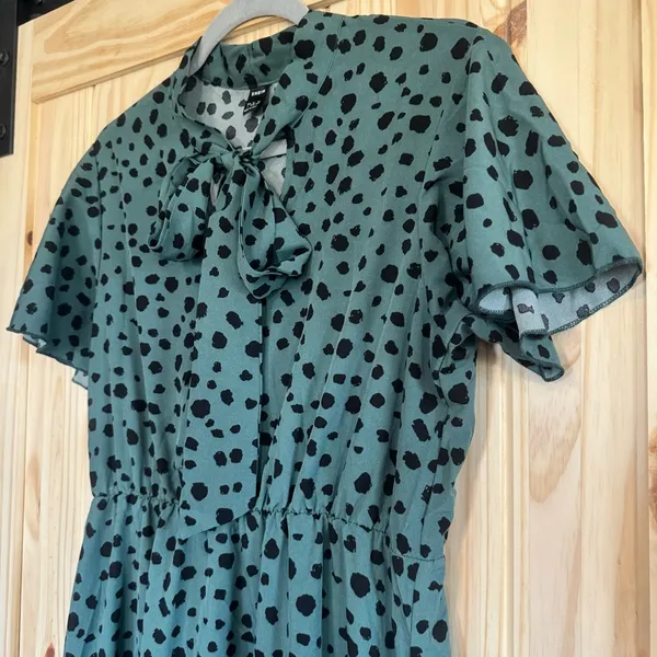SheIn Rockabilly Green & Black Spotted Bow Neckline Flutter Sleeve Dress size Large - Image 7