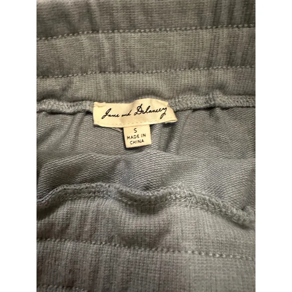 Jane and Delancey Grey Camo Soft Knit Mini‎ Skirt - Size Small - Image 2