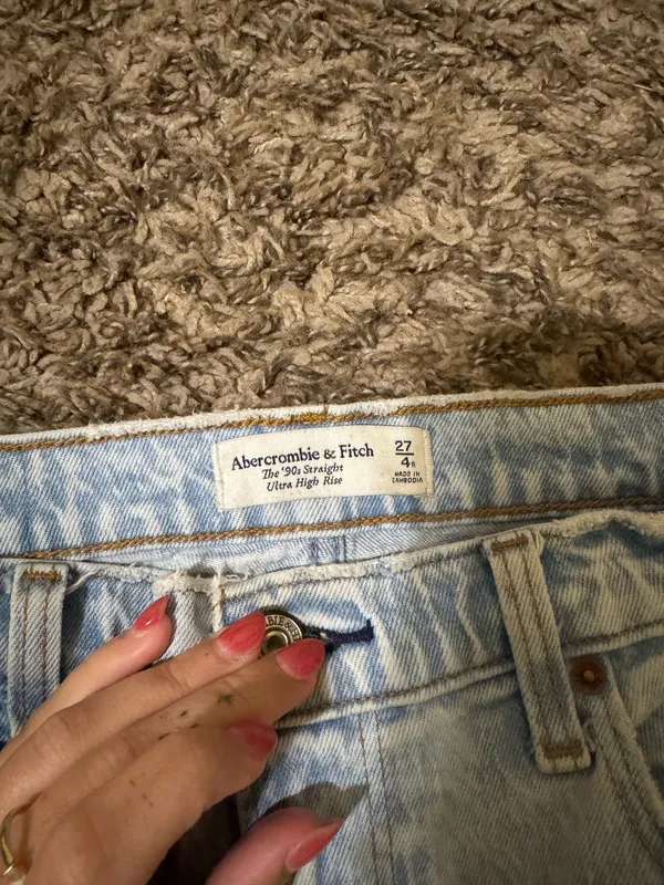 Abercrombie High-Rise Jeans 90s Straight - Image 3