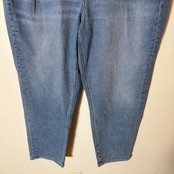 American Eagle Mom Straight Jean Size 18 Medium Blue - Image 3