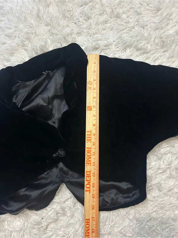 Vintage Black velvet cropped bolero jacket with button closure woman’s small med - Image 8