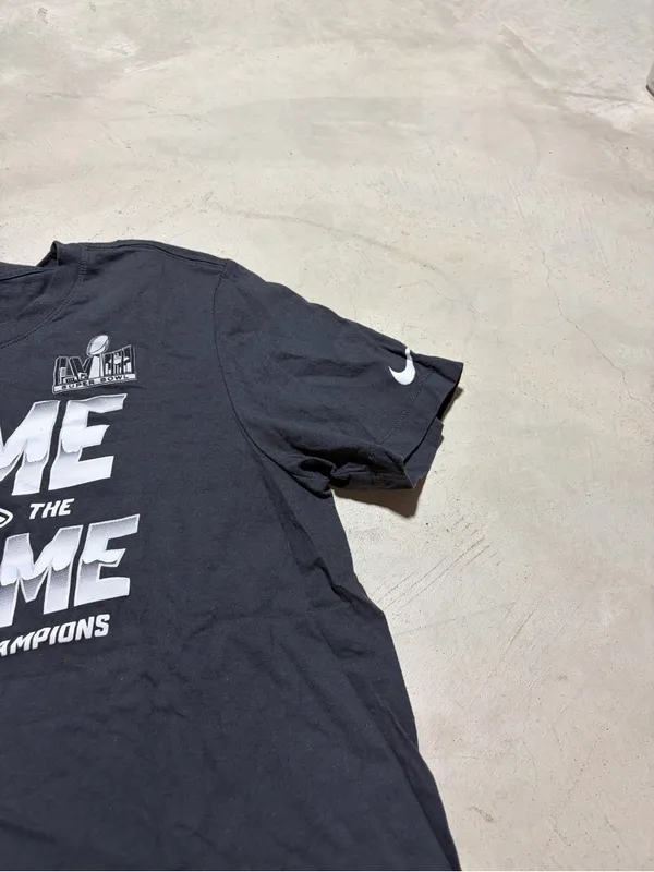 Nike Chiefs "Home with the Chrome" Graphic Tee Super Bowl medium - Image 3