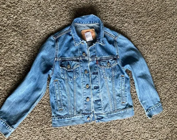 Levi's Blue Jean Jacket Medium Indigo Classic - Image 2