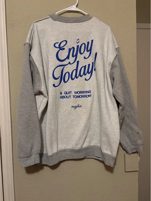 The Mayfair Group Enjoy Today! Grey Crewneck Sweatshirt L/XL - Image 5