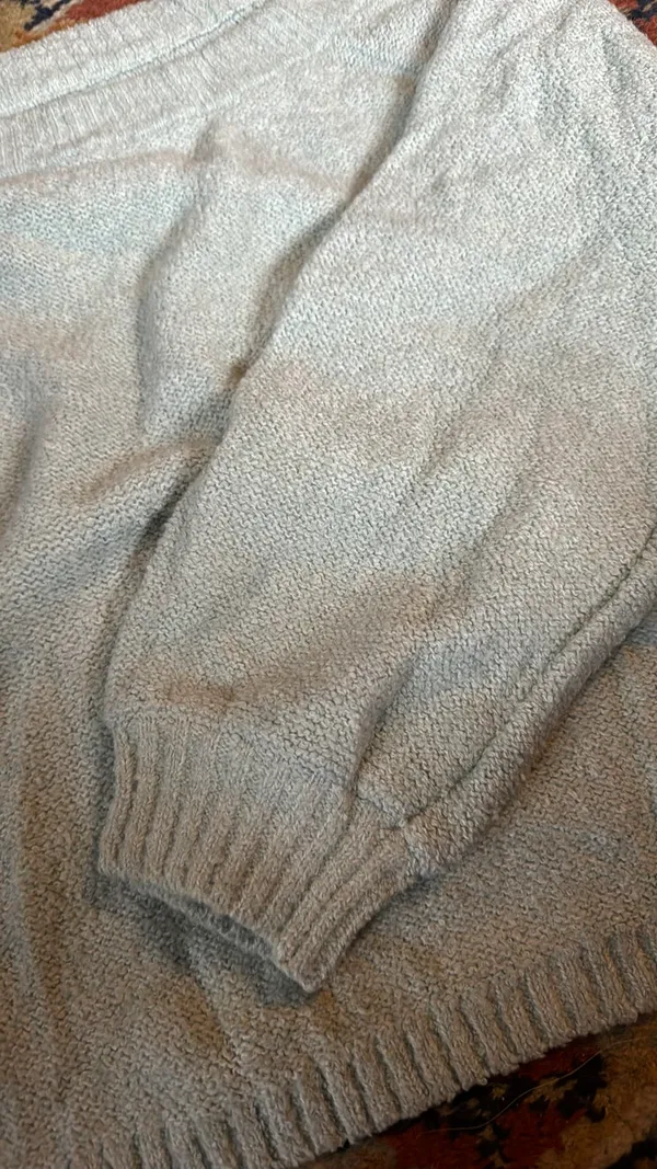 Hollister Pale Green Sweater - Image 6