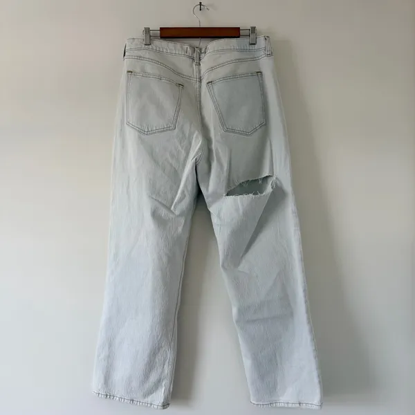 Abercrombie & Fitch Light Wash Mid Rise Baggy Jeans - Image 6